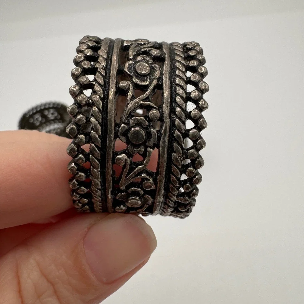 Vintage Silver Tone Filigree Floral Napkin Rings Set of 6 Scalloped Edge 6.8oz